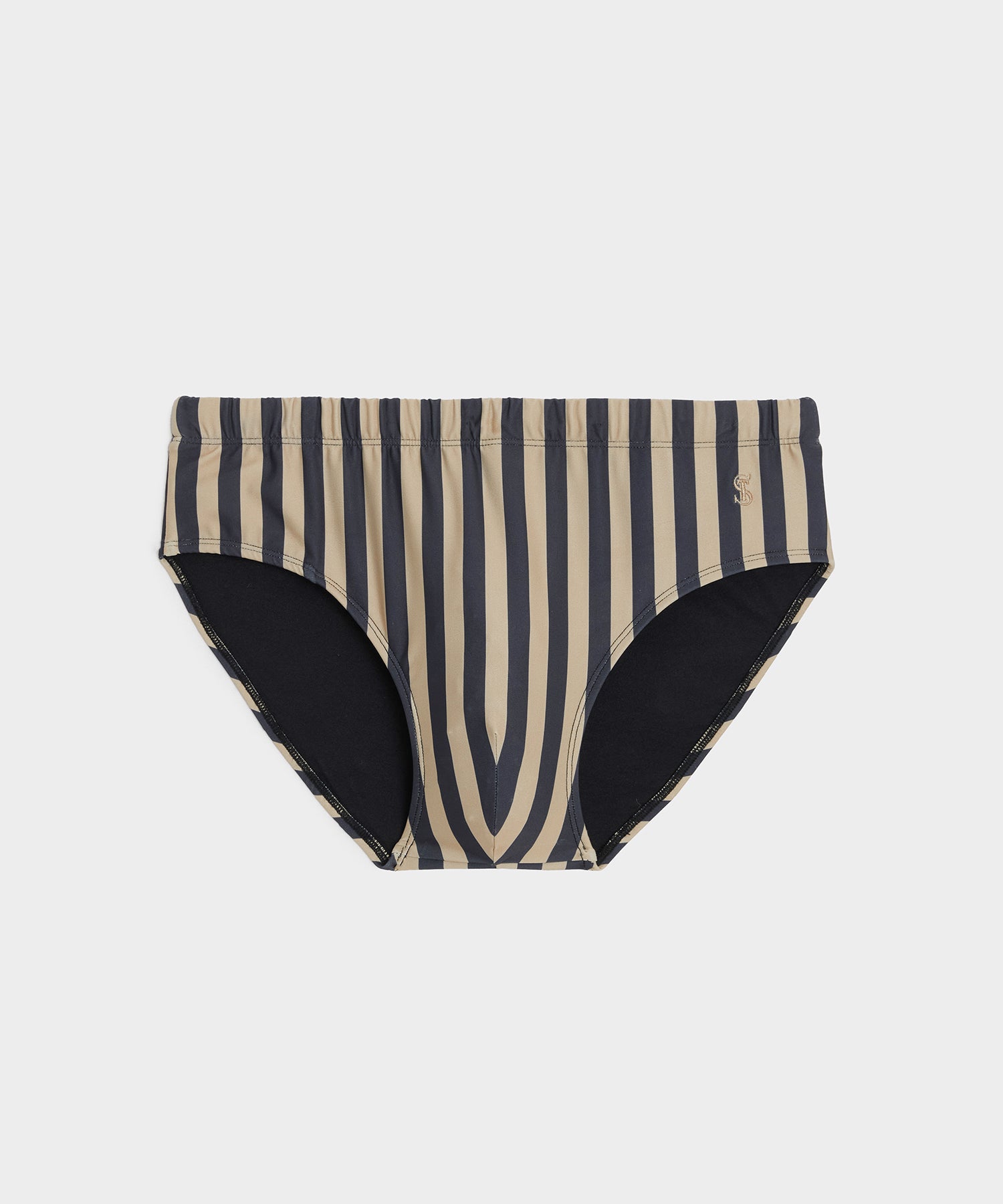 May26_AC2153211_KHAKI_F1_R_8abaa029-4917-4049-89b7-b7613eb9c8f4
