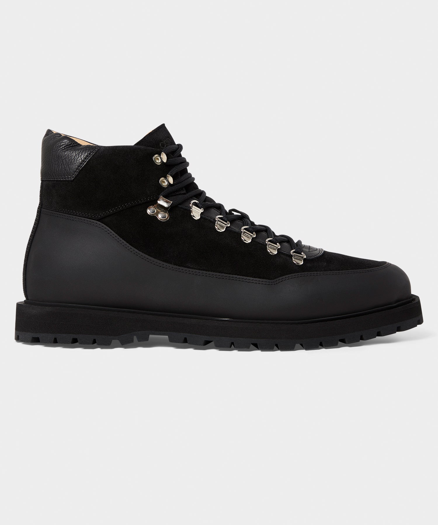 SAXUM_BLACK_1_R