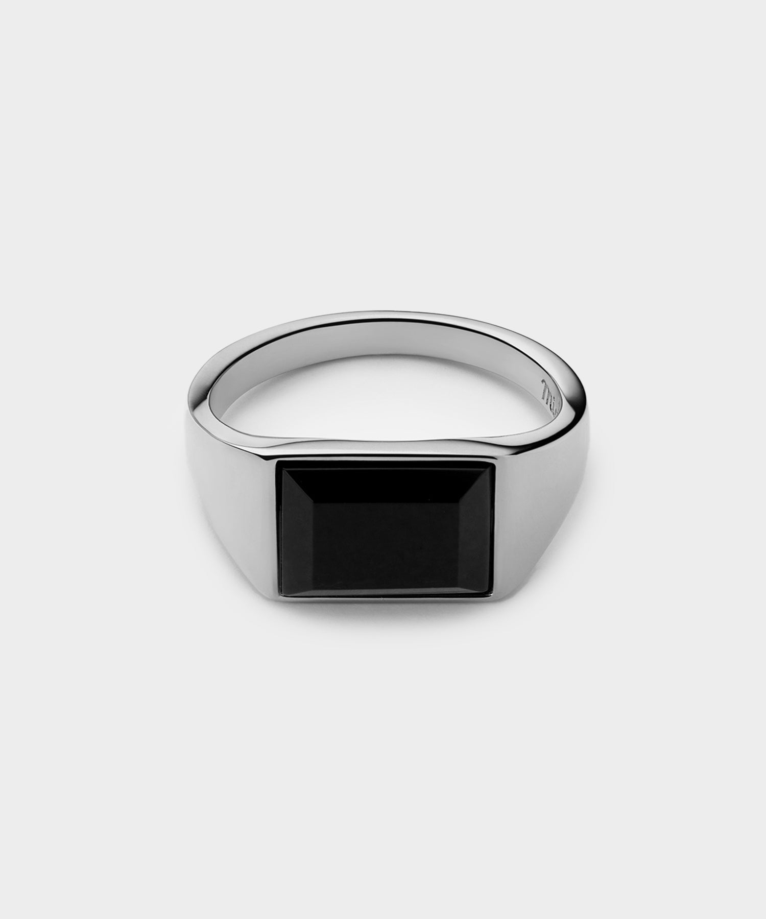 miansai-lennox-onyx-ring-in-sterling-silvermiansai-138004
